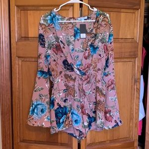 Dusty pink floral bell sleeve romper